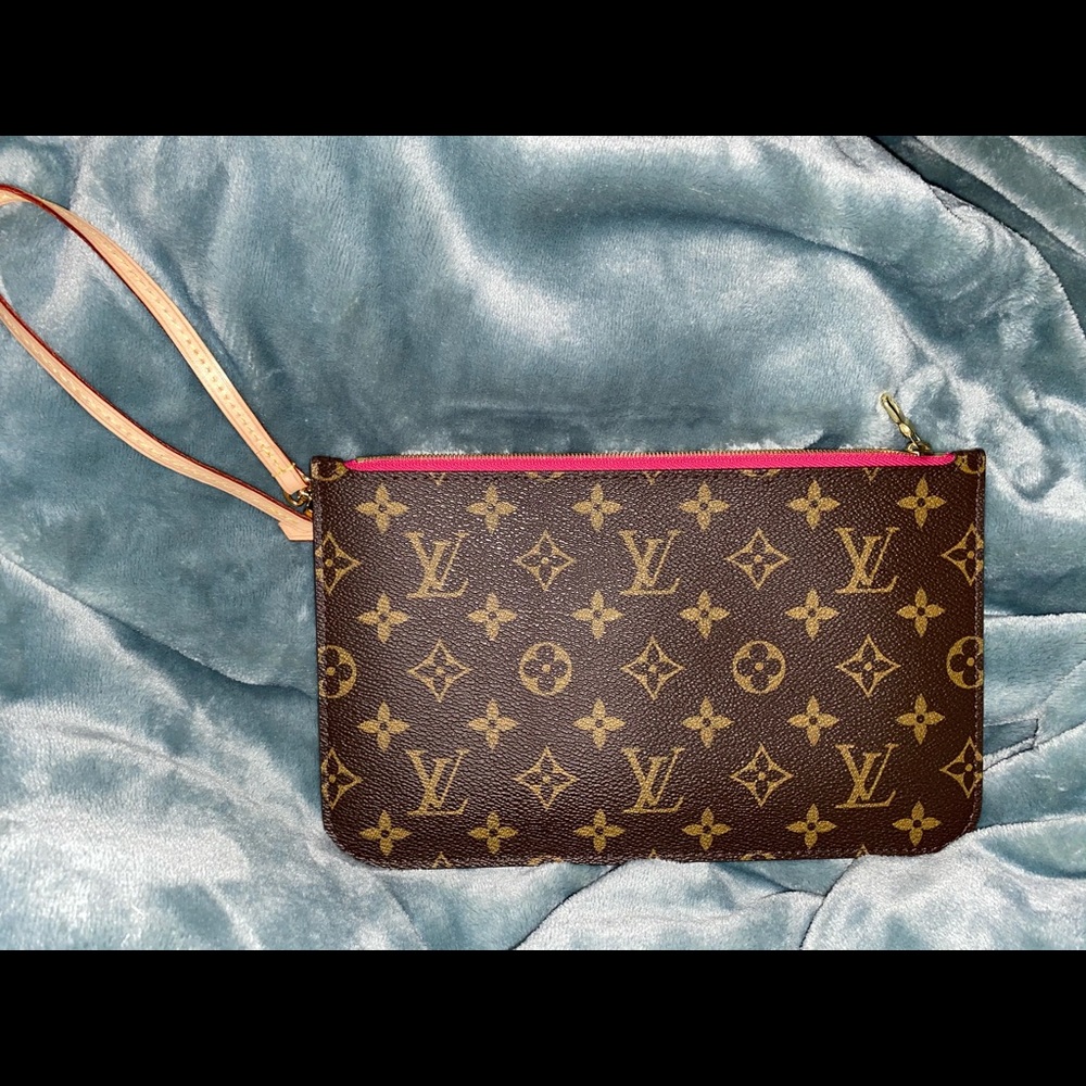 Louis Vuitton Never Full Pouchette